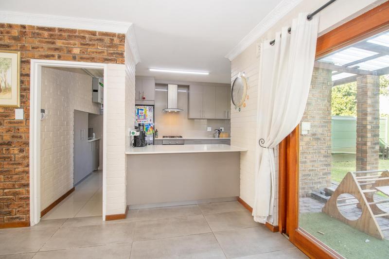 3 Bedroom Property for Sale in Heathfield Western Cape
